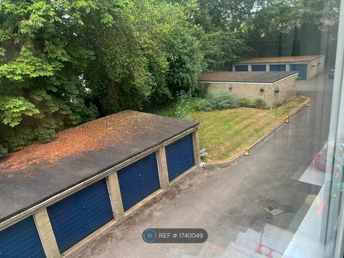 2 Bedroom Flat To Rent In Rutland Place, Bushey, WD23