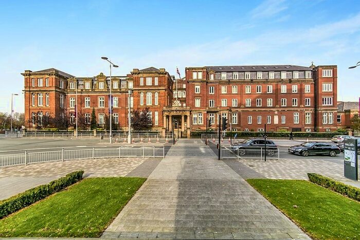 3 Bedroom Flat To Rent In The Royal, Wilton Place, Salford, Greater Manchester M3
