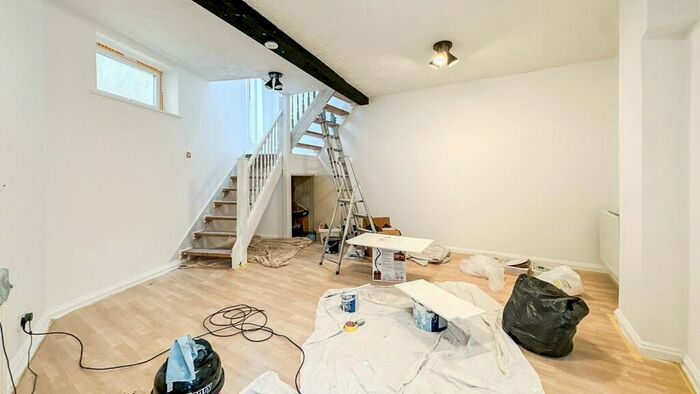 1 Bedroom Coach House To Rent In North Street, Bedminster, Bristol, BS3