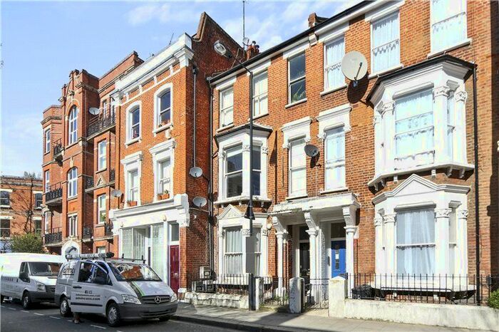 2 Bedroom Flat To Rent In Blythe Road, Brook Green, London, W14