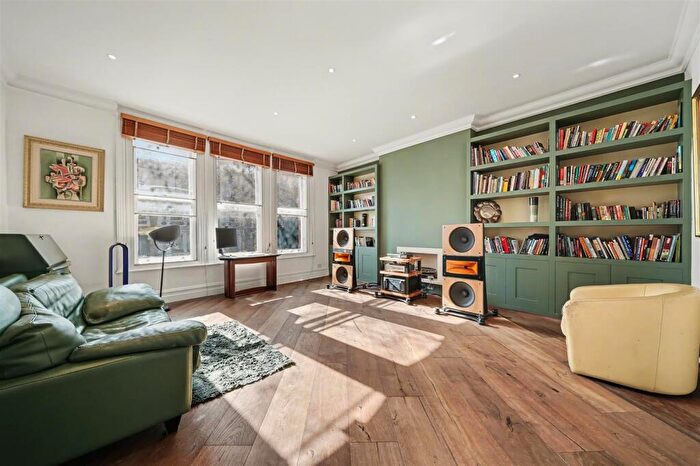 5 Bedroom Apartment For Sale In Rosslyn Hill, London, NW3