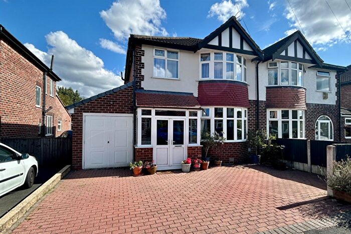 3 Bedroom Semi-Detached House For Sale In Bannister Drive, Cheadle Hulme, Stockport, SK8