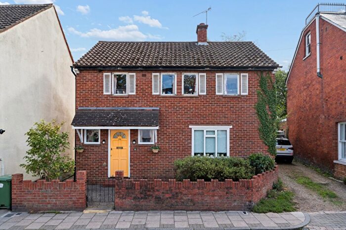 3 Bedroom Detached House For Sale In Greys Road, Henley-On-Thames, Oxfordshire, RG9