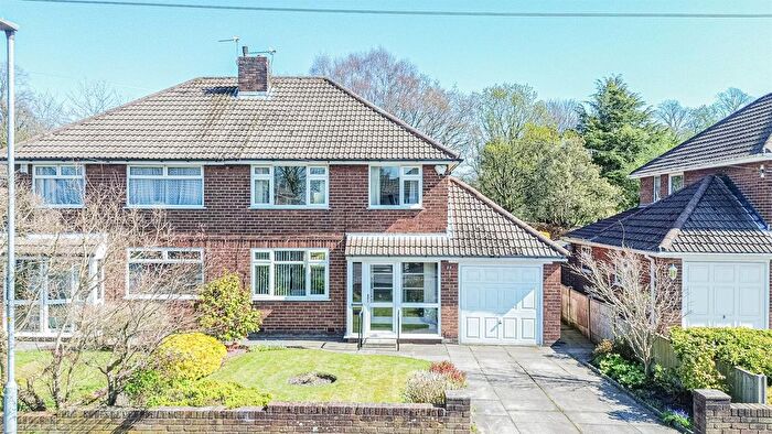 3 Bedroom Semi-Detached House For Sale In All Saints Drive, Thelwall, Warrington, WA4