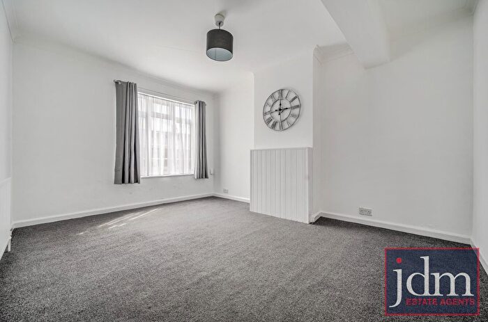 3 Bedroom Flat To Rent In Eltham High Street, London, SE9