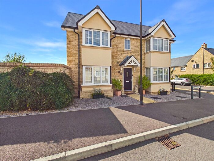3 Bedroom Semi Detached House For Sale In Viceroy Close, Brockworth, Gloucester, Gloucestershire, GL3