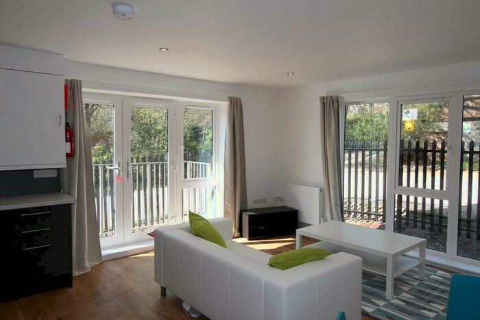 2 Bedroom Apartment To Rent In Elm Walk Place, Cranmer Street, Nottingham, NG3