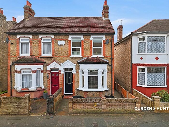 3 Bedroom Semi Detached House For Sale In Douglas Road, Hornchurch, RM11