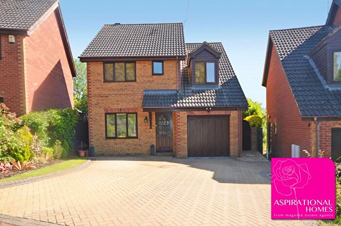 4 Bedroom Detached House For Sale In St Peters Court, Raunds, NN9
