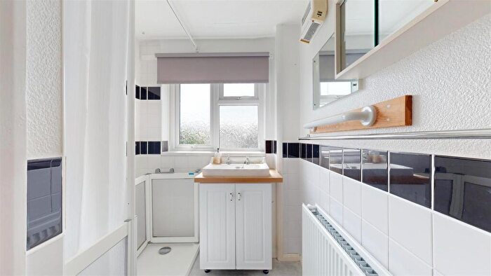 2 Bedroom End Of Terrace House For Sale In Shortlands, Portland, DT5