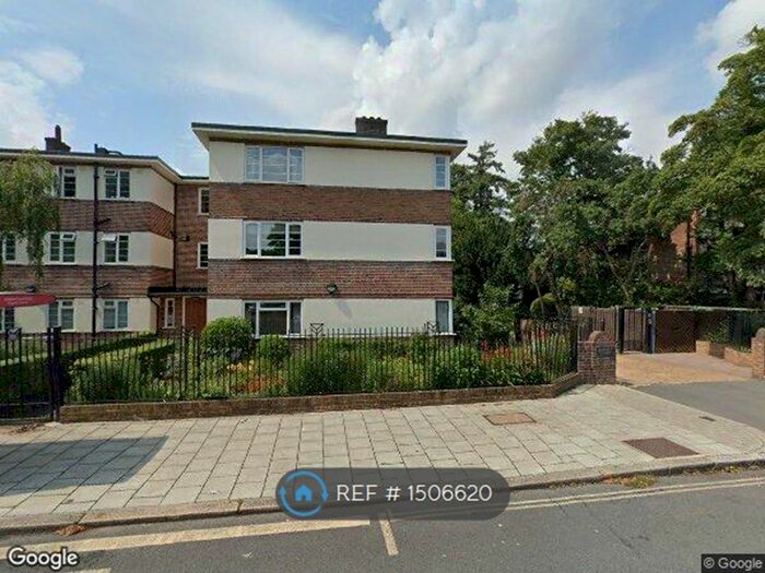 2 Bedroom Flat To Rent In Benhurst Court, London, SW16