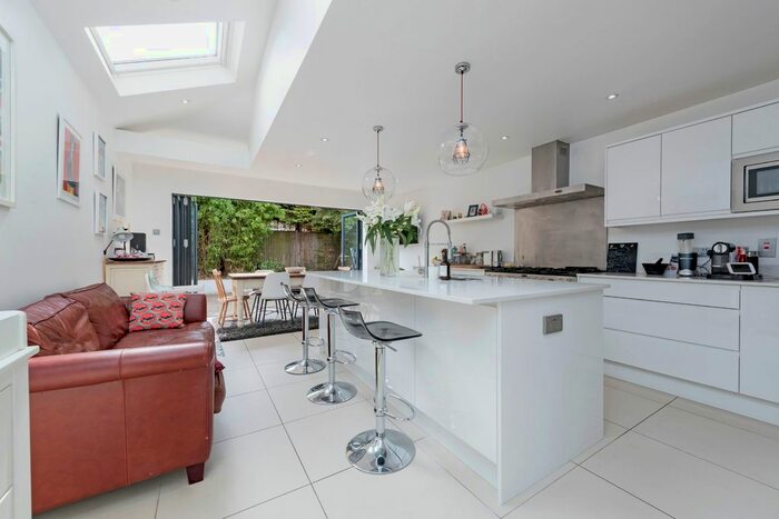 5 Bedroom Terraced House To Rent In Mandrake Road, London, SW17