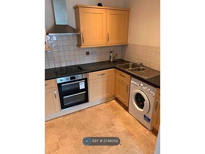 2 Bedroom Flat To Rent In Stanley Road, Harrow, HA2