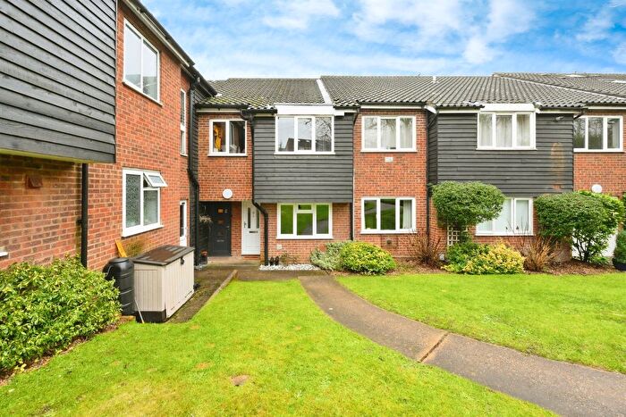 1 Bedroom Flat For Sale In Thele Avenue, Stanstead Abbotts, Ware, SG12