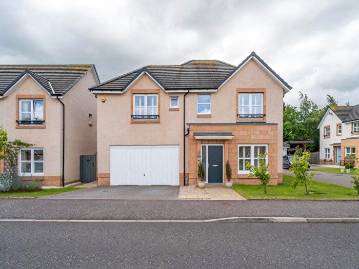 4 Bedroom House For Sale In Shiel Hall Circle, Rosewell, EH24