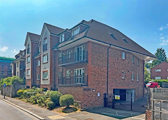 2 Bedroom Flat For Sale In Brook Road, Redhill, RH1