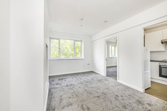 1 Bedroom Flat To Rent In Kimber Road, London, SW18