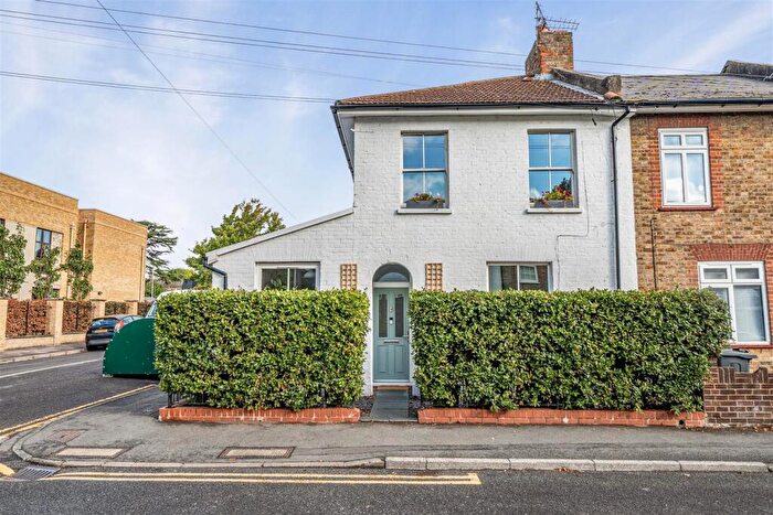 2 Bedroom End Of Terrace House For Sale In Browns Road, Surbiton, KT5