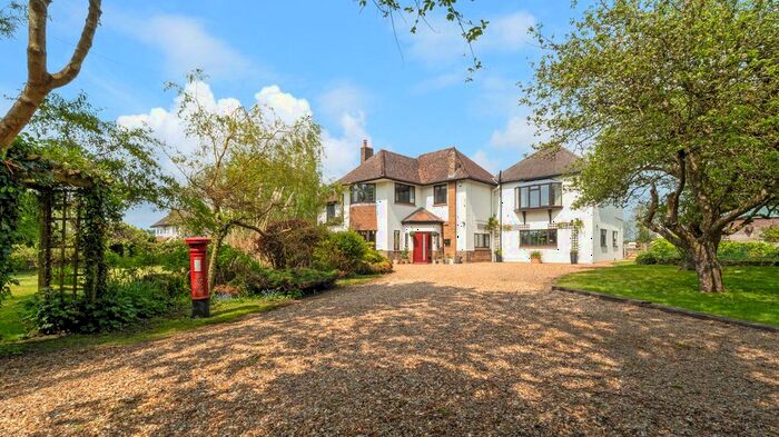 5 Bedroom Detached House For Sale In Northend Southam, Warwickshire, CV47