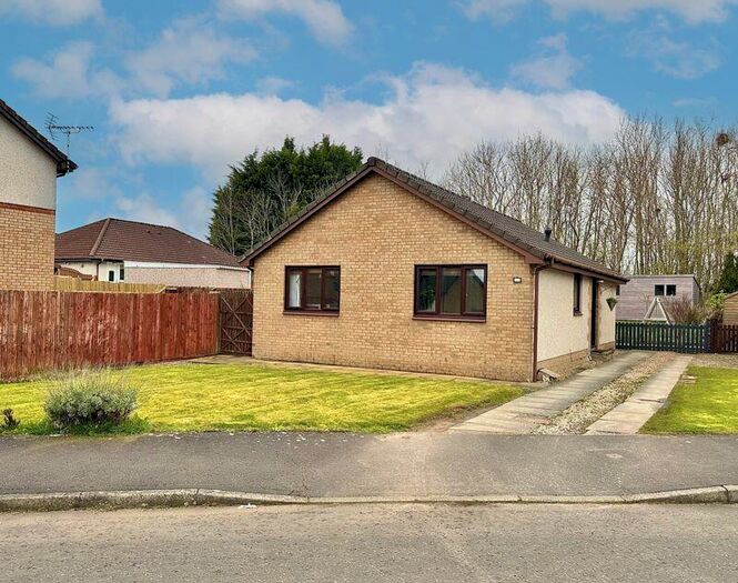 3 Bedroom Detached Bungalow For Sale In Johnstone Drive, Mossblown, KA6