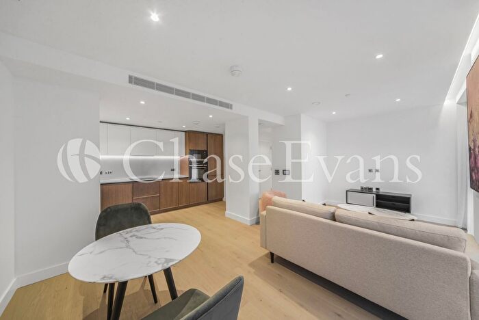 1 Bedroom Flat To Rent In Paragon Square, Clerkenwell, London, WC1X