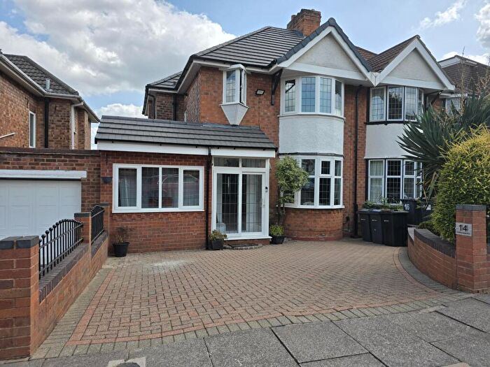 3 Bedroom Semi-Detached House To Rent In Welwyndale Road, Wylde Green, Sutton Coldfield, B72