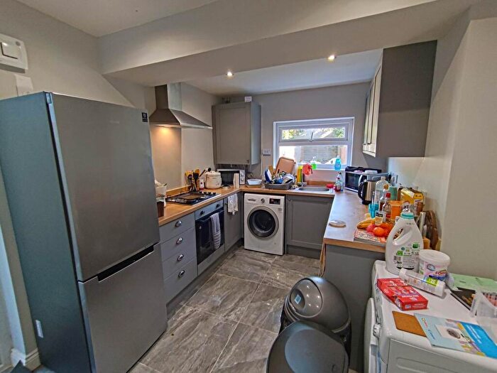 5 Bedroom House To Rent In Minny Street, Cathays, Cardiff, CF24