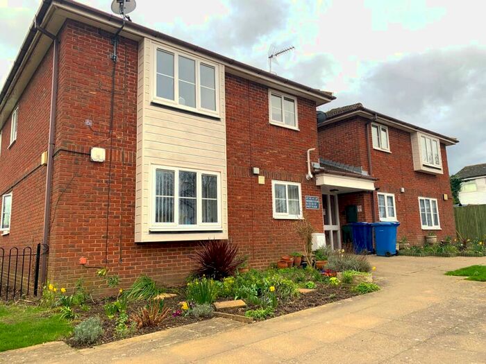 1 Bedroom Flat To Rent In Love Lane, Faversham, ME13