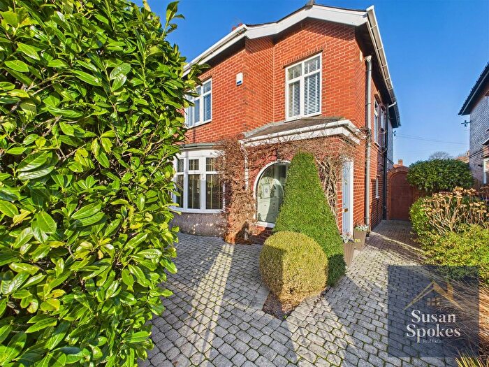 4 Bedroom Semi Detached House For Sale In Sunderland Road, South Shields, NE34