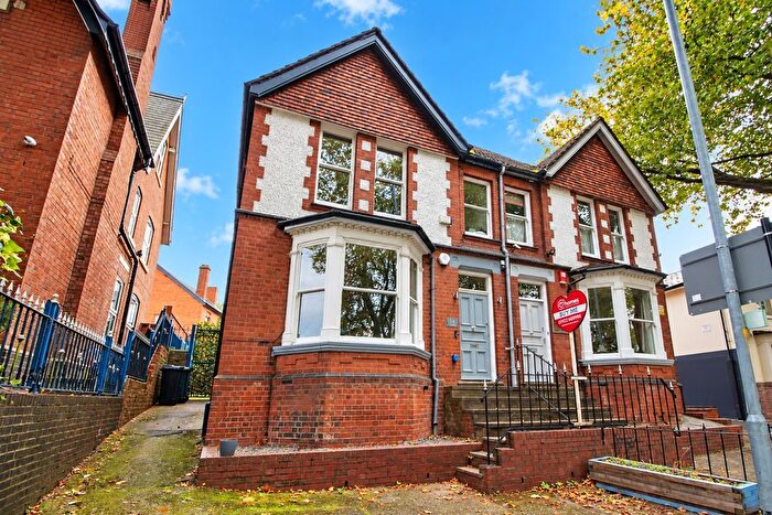 4 Bedroom Semi-Detached House For Sale In Birmingham Road, Walsall, WS1
