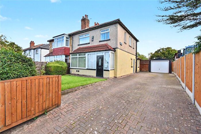 3 Bedroom Semi Detached House For Sale In York Road, Leeds, West Yorkshire, LS9