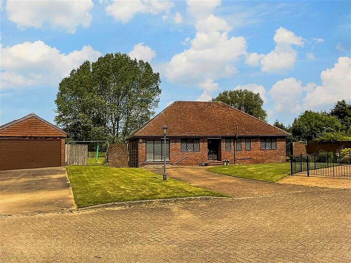 4 Bedroom Detached Bungalow For Sale In Chislett Close, Sellindge, Ashford, Kent, TN25