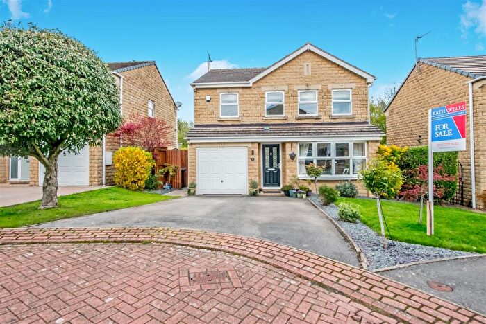 4 Bedroom Detached House For Sale In Barkers Well Fold, New Farnley, Leeds, LS12