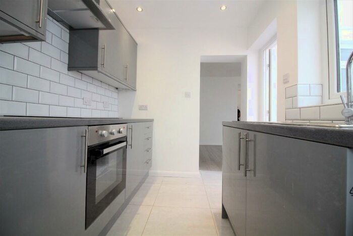 3 Bedroom End Of Terrace House To Rent In Swanscombe Street, Swanscombe, Kent, DA10