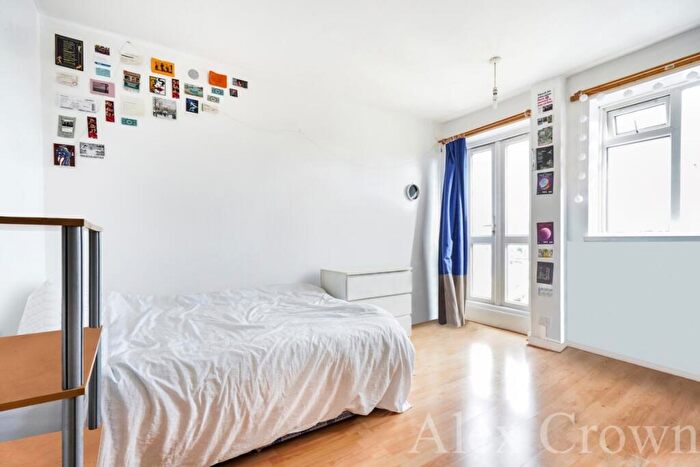 5 Bedroom Flat To Rent In Crowndale Court, Crowndale Road, Camden Town, NW1