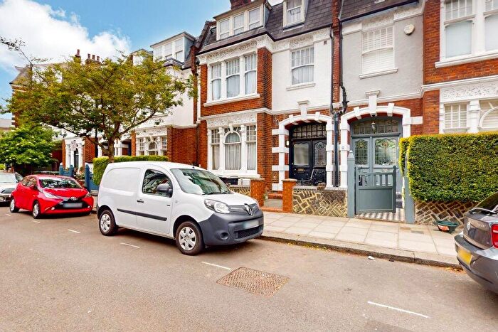 1 Bedroom Flat To Rent In Howitt Road, Belsize Park, NW3