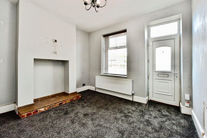2 Bedroom End Of Terrace House For Sale In Quarry Field Lane, Wickersley, Rotherham, S66