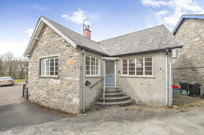 2 Bedroom Bungalow For Sale In Water Lane, Rhayader, Powys, LD6