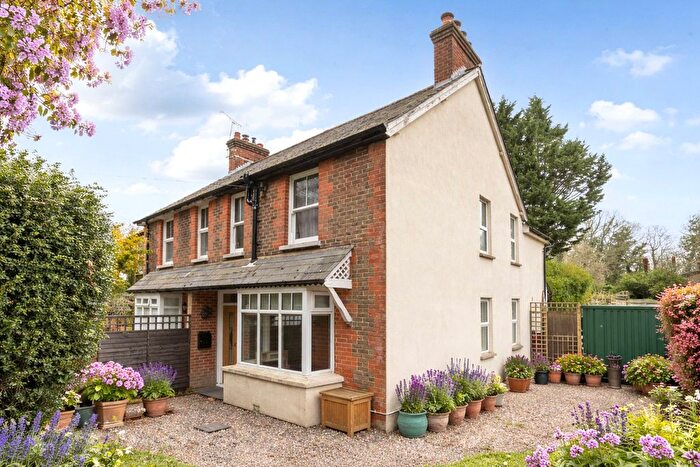 3 Bedroom Semi Detached House For Sale In London Road, Hill Brow, Liss, West Sussex, GU33