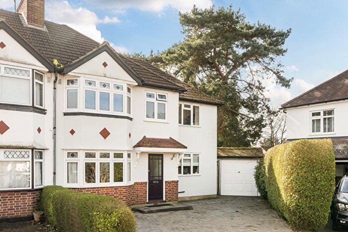 4 Bedroom Detached House For Sale In Spencer Road, Caterham, CR3