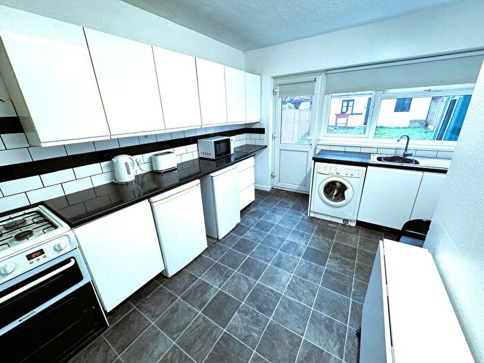 4 Bedroom Semi-Detached House To Rent In Chester Rd, Seven Kings, IG3