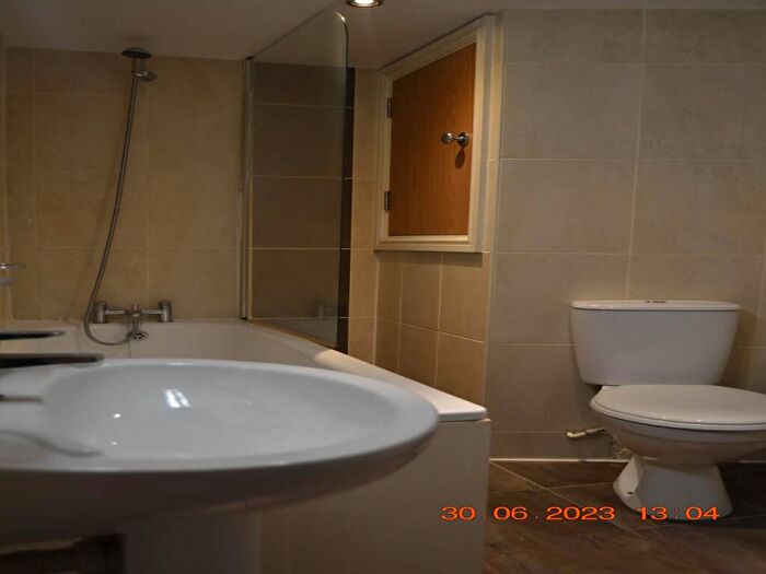 2 Bedroom Flat To Rent In Vulcan Court, Wyeverne Road, Cathays, Cardiff, CF24