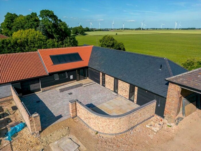 4 Bedroom Barn Conversion For Sale In March, PE15