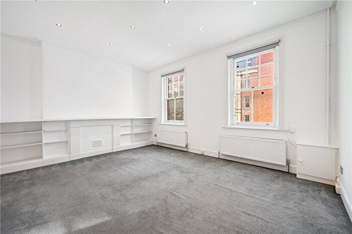 4 Bedroom Flat To Rent In Earls Court Road, Earls Court, London, SW5