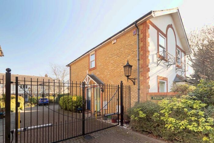 2 Bedroom Flat To Rent In Jordans Mews, Twickenham, TW2