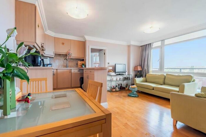 2 Bedroom Flat To Rent In Maida Vale, London, W9