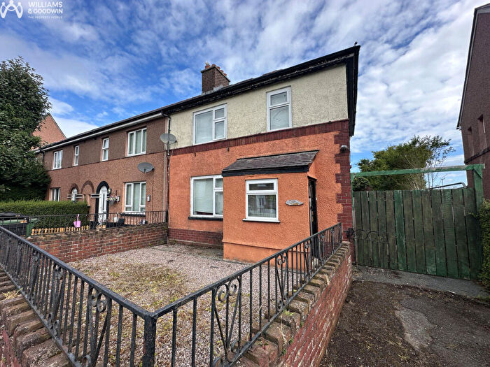 3 Bedroom End Of Terrace House For Sale In Ffordd Y Castell, Bangor, LL57