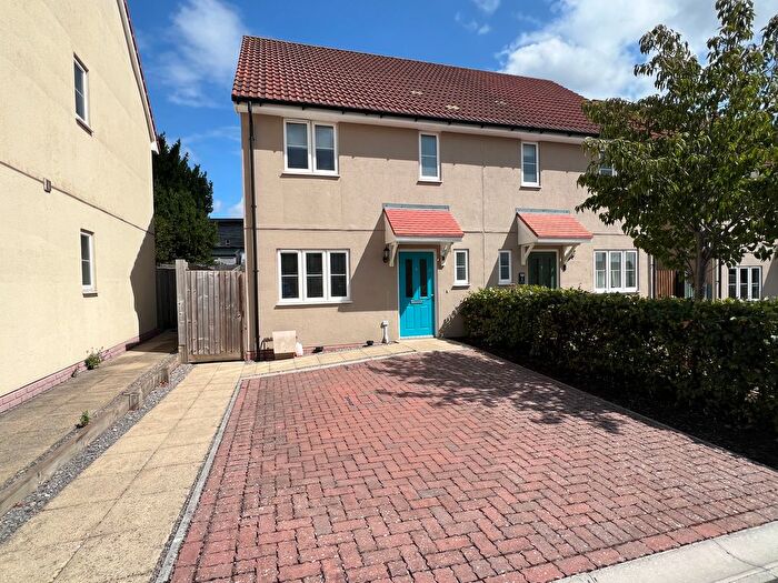3 Bedroom Semi-detached House To Rent In Vedelers Close, Wincanton, BA9