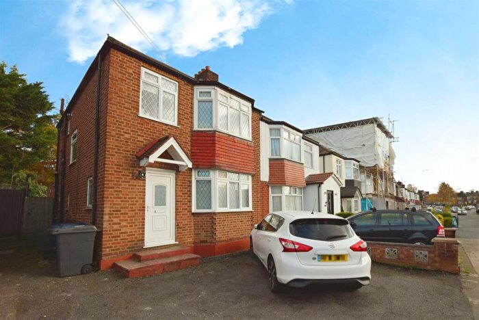 1 Bedroom Flat To Rent In Fairfield Way, New Barnet, EN5