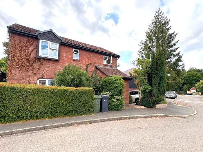 3 Bedroom Property To Rent In Jasons Drive, Guildford, GU4